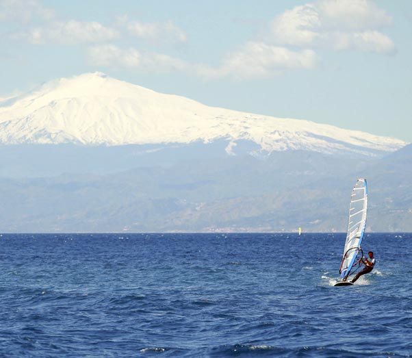 Windsurf nel golfo di Catania